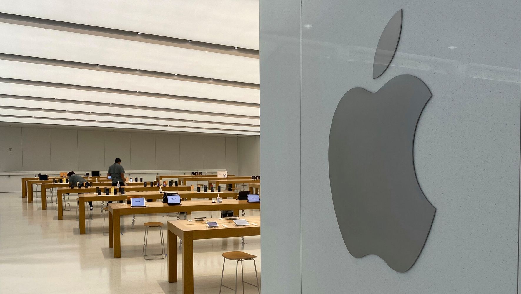 5fe041e81e0000590076f04b