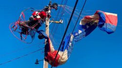 California Man Dressed As Santa Gets Stuck In Power Lines 4 5fe23ac726000012067a3038
