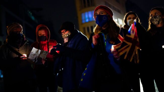 5fee617c24000075328adb0b