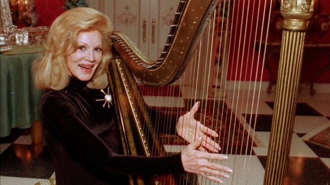 5fee6540260000e927a4fc7b