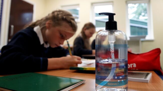 UK Hits New Daily Virus Record As Teachers Urge School Closures 2 5ff0ba0026000019300c64ce