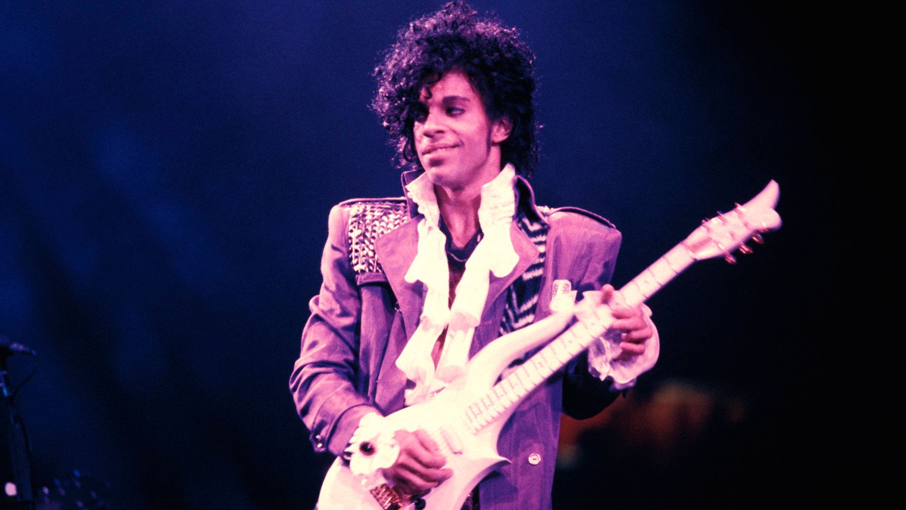 603981ee270000ee0357e176