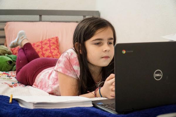 photo 1613150513096 d62cbae96274