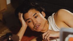 Stunning Photos Show A Man In COVID-19 Isolation — 1 Minute At A Time 3 5fd3ce102100001c0973e8c4