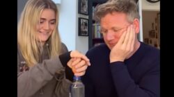 60543e2b270000210bc83c87