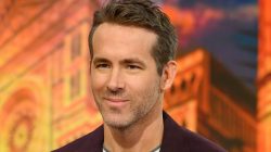 Ryan Reynolds Trolls Conspiracy Theorists With His COVID-19 Vaccine Photo 3 60656c1f250000f8391d9e53
