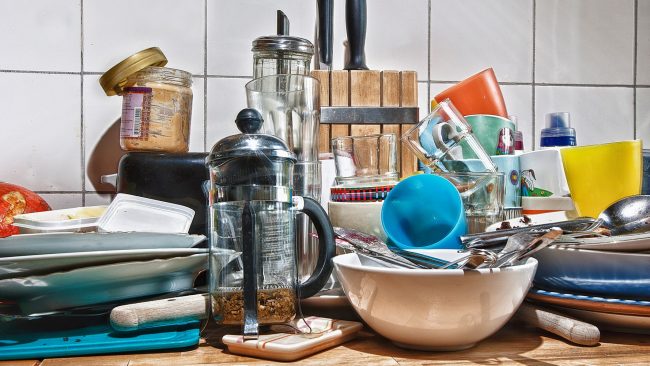 Why Clutter Can Be So Bad For People With Anxiety (And What To Do About It) 1 60661a22240000ec322605c6