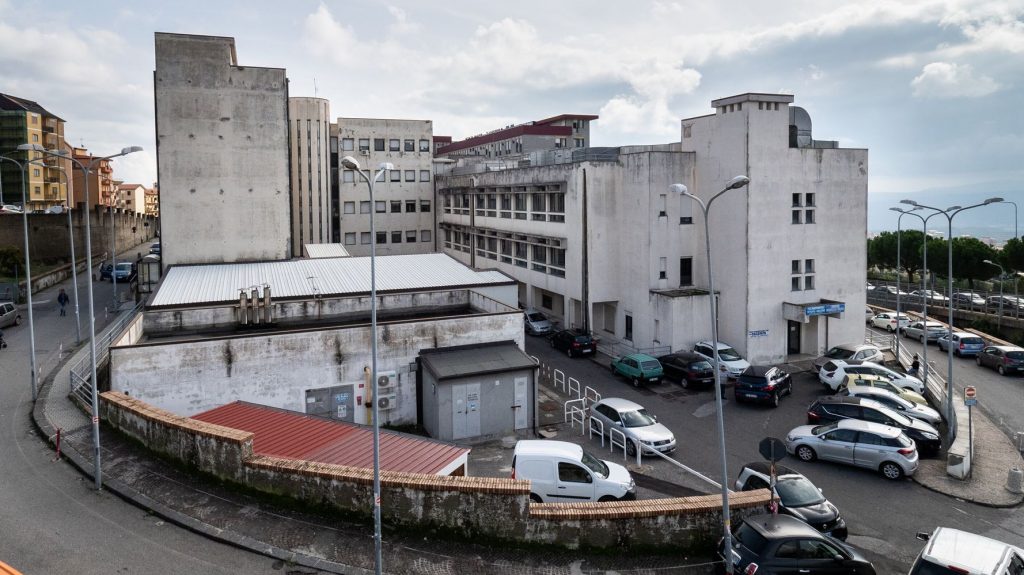 Italian Hospital Worker Allegedly Skipped Work On Full Pay For 15 Years 2 6081516921000077257efc7d