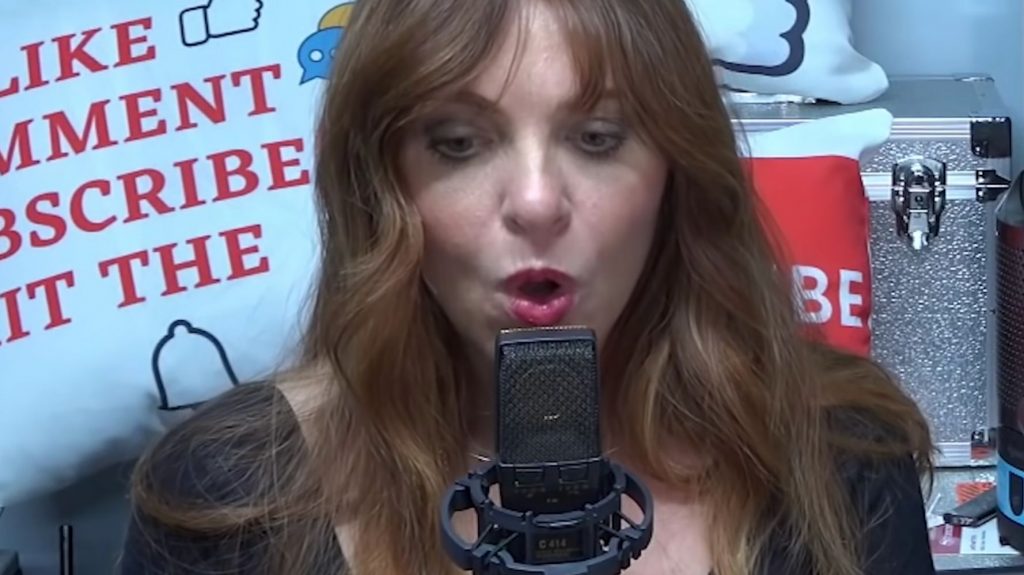 6089dc00260000c63eb41d29