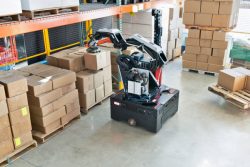 Big box robots – TechCrunch 2 BOSTONDYNAMICS STRETCH WAREHOUSE Credit to Boston Dynamics