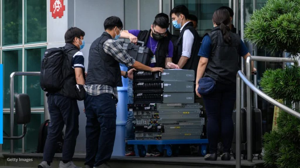 Pro-democracy Hong Kong tabloid to shut after 26 years following police raid, arrests 1 60d30ca38346ba25ea68b9cf o U v2