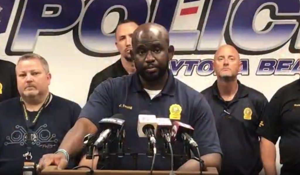 Man suspected of shooting Florida police officer captured in a Georgia treehouse after days-long search 6 a440274492f5403693d72bcccb83bef6