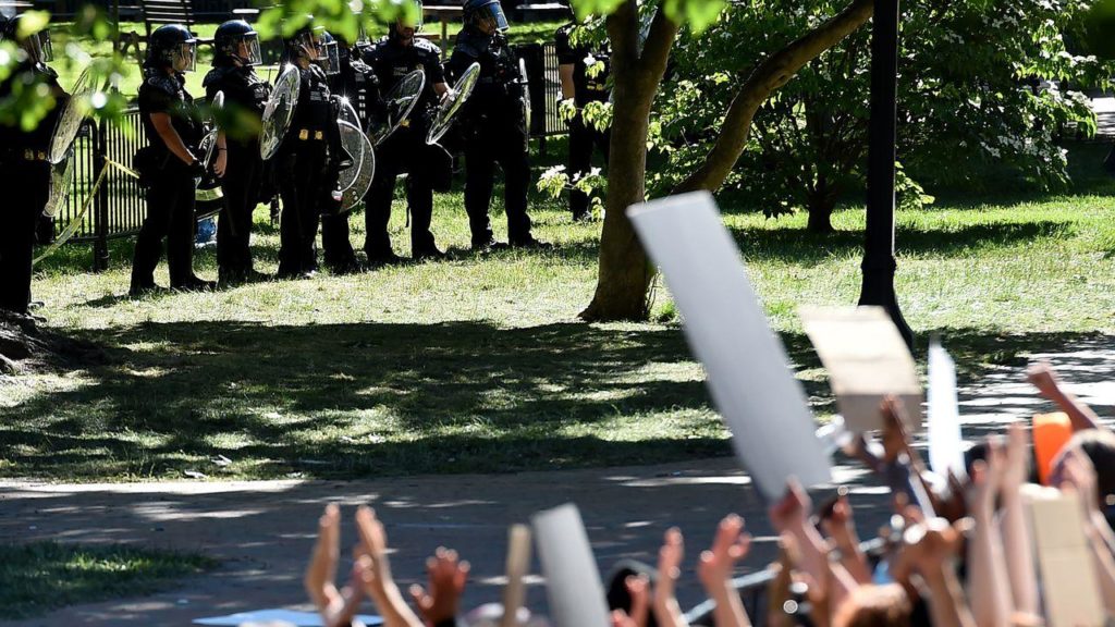 Trump, Barr can't be held liable in Lafayette Park protesters' lawsuits, judge rules 1 af22f06a0f34ac34ff6266007fdf73a9