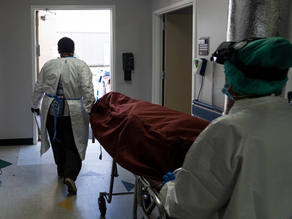 A Texas man who protested against face masks will be transferred to hospice after being hospitalized for nearly a month with COVID-19 1 997ebd633bc3a512f3d6b4aa0649ad1d