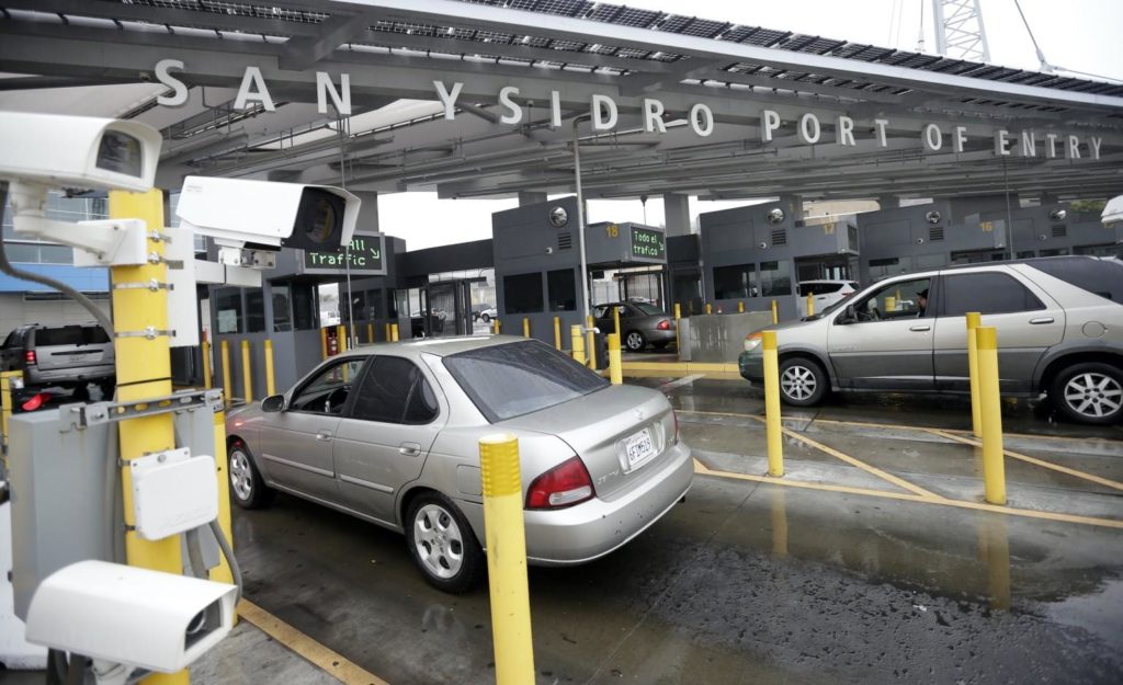 Biden to keep Canada and Mexico borders closed through at least late September, angering travel industry 1 be52fbcf6ab3cb24bb7d53a67168e3ec