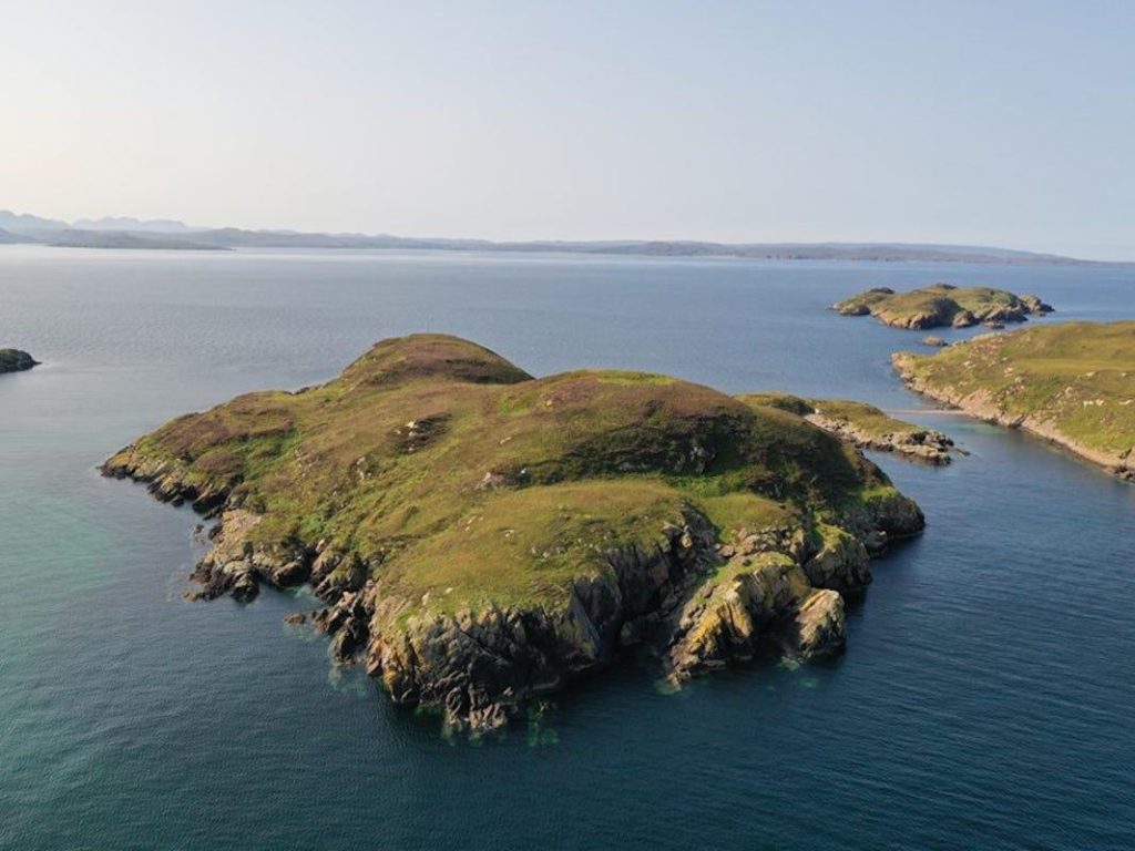 A 22-acre Scottish island is on sale for $70,000, and it's filled with wildlife and completely vacant of people 3 9b52a9362d8644fee78166a14c01b1cf