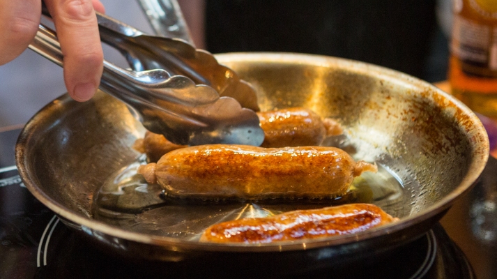 sausages in pan full res