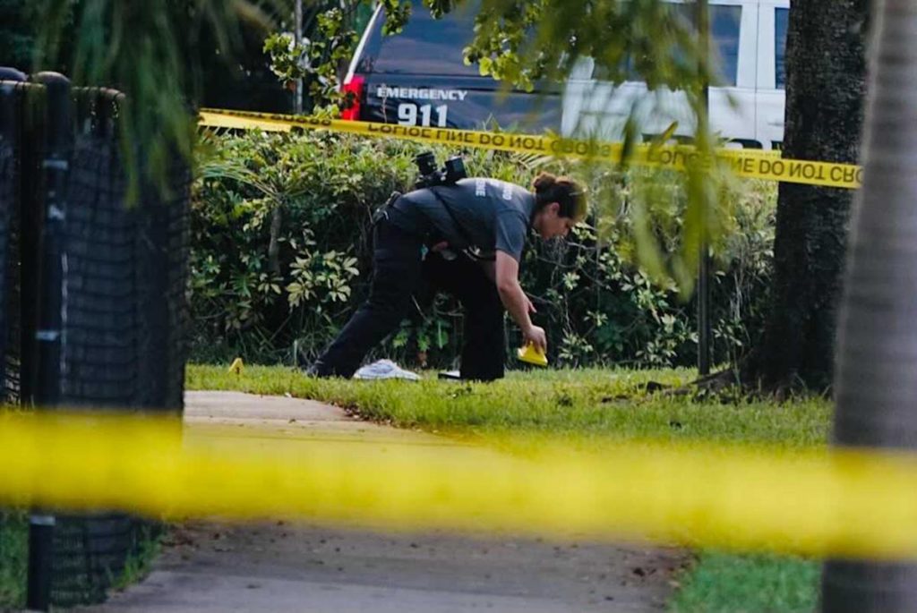 Florida police officer, 28, killed in overnight confrontation with teenage suspect 1 2b972d4a2d66b25caad7761b22f8ea24
