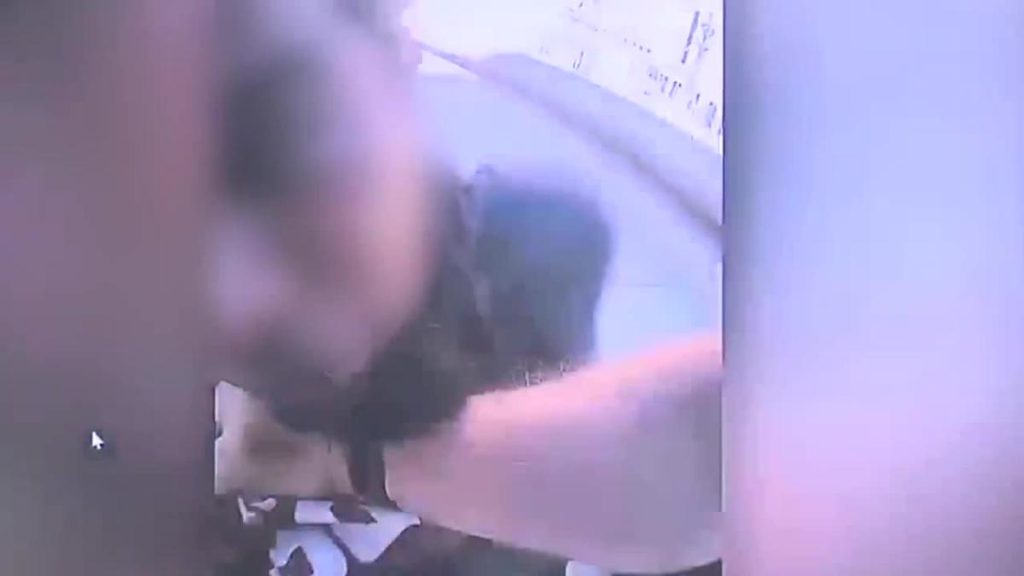 IMPD body cam video 1 6165b6991bffa028ea99e44f o U v2