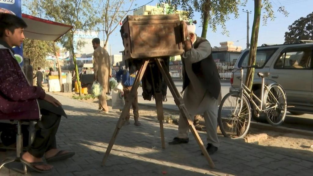 619a404da9d56a2ae7fd0db2 o U v2