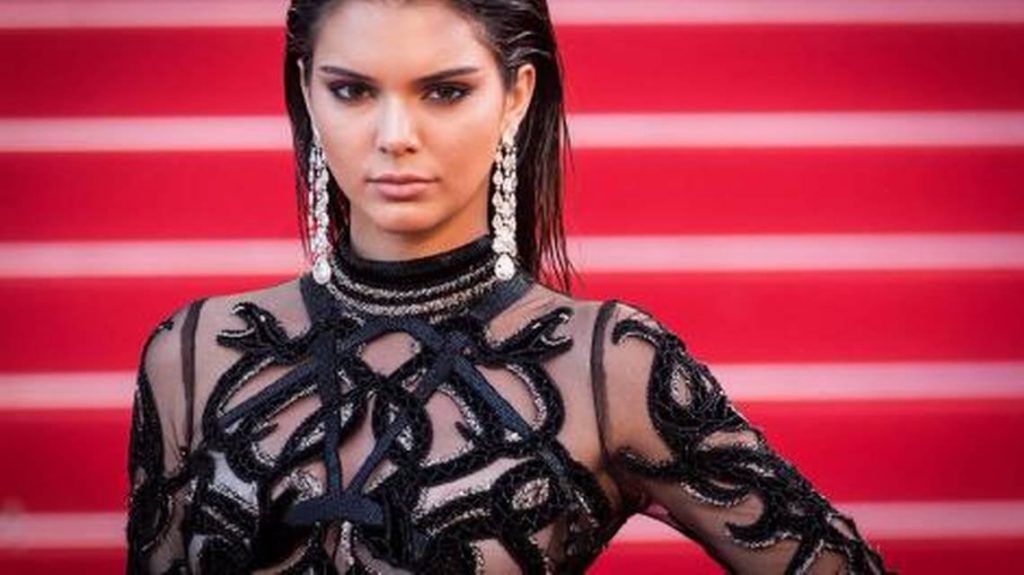 ‘Her stylist set her up:’ Kendall Jenner ripped over barely there dress at Miami wedding 1 64b004e92c3bee148846a31a6bb41061