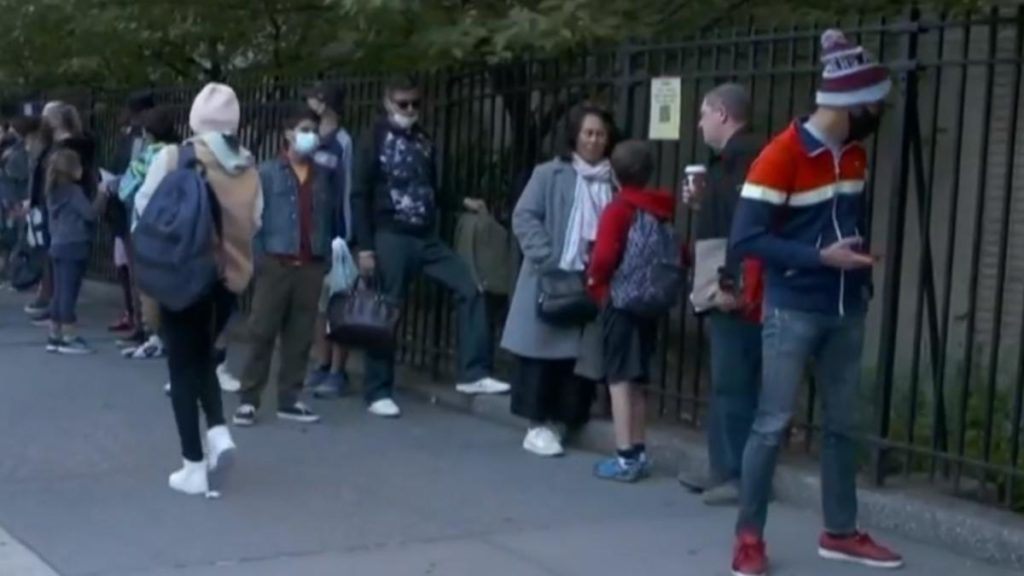 61aea8a94b8a6404eebd62b2 o U v2