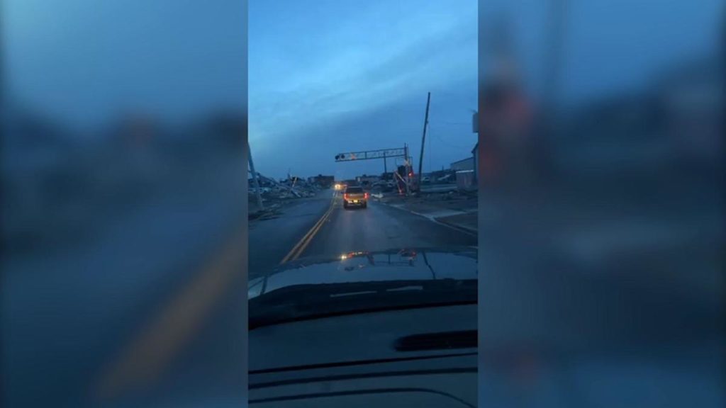 Aftermath of deadly Kentucky tornado 1 61b4f688cf09e433d9bde24d o U v2