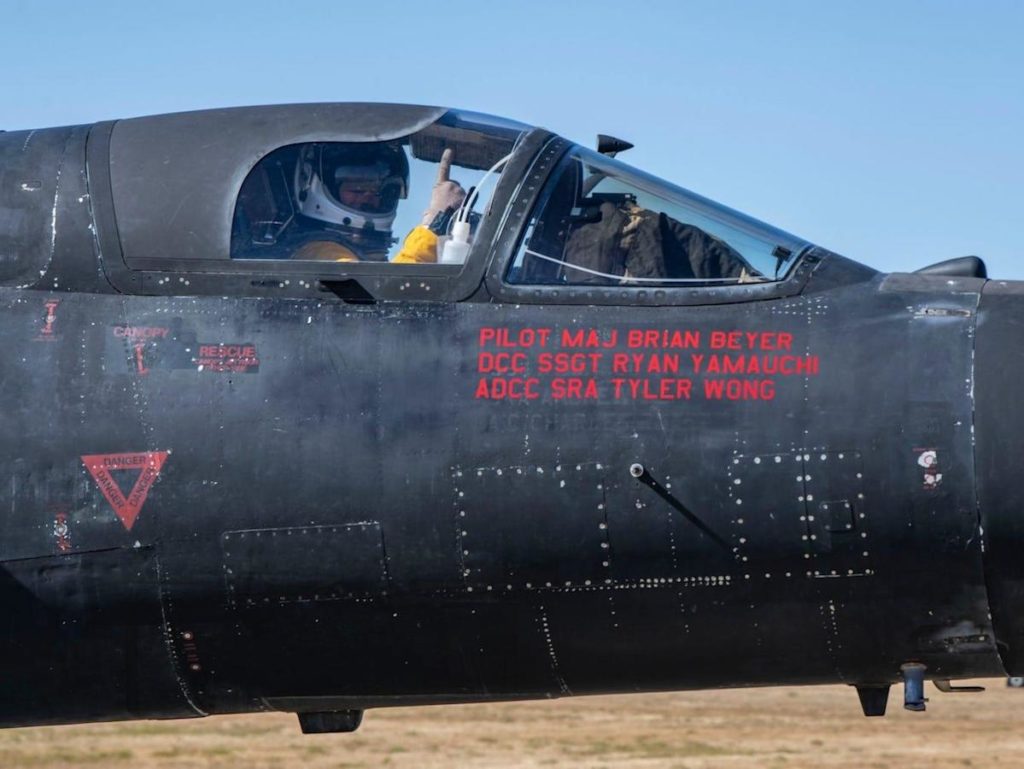 What it's like to spend 125 days flying the U-2, according to the only active-duty pilot to ever do it 15 62dd125de7ef407c87bd8e93c9ab9dd7