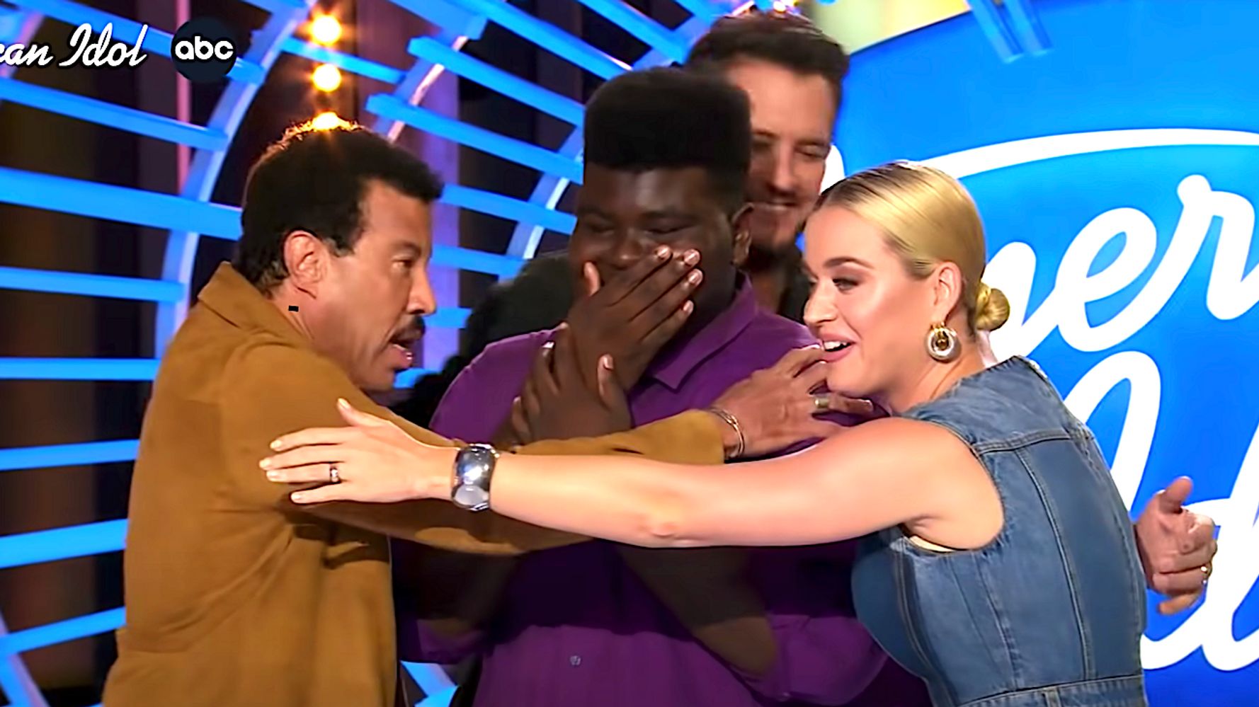 623894771e0000df3c1b0aee