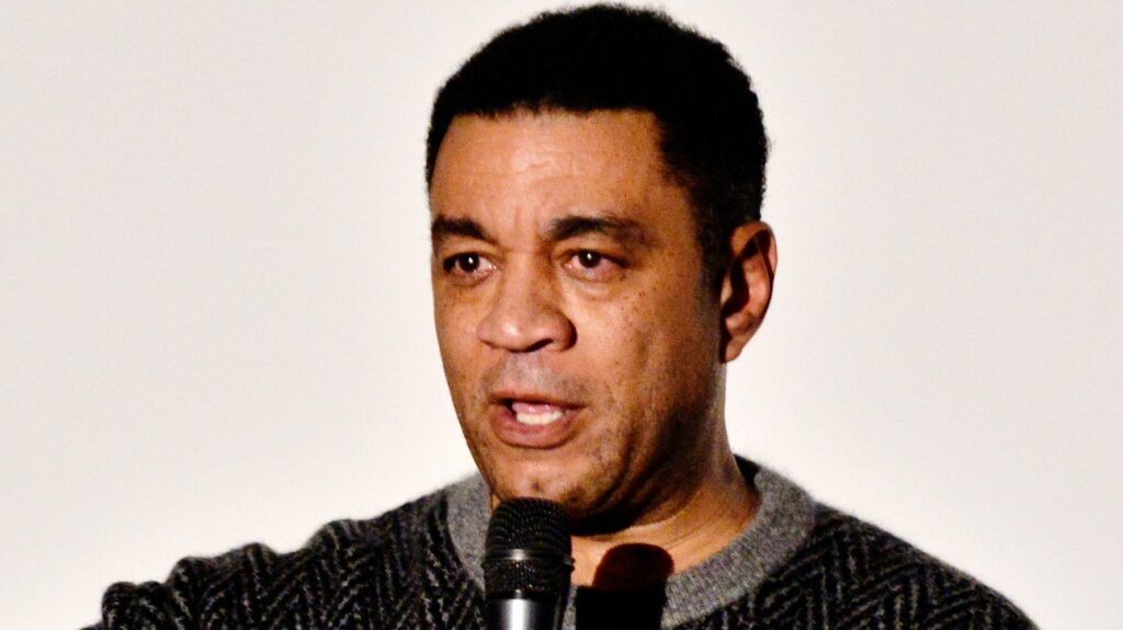 6253eadf210000bafb505ca1