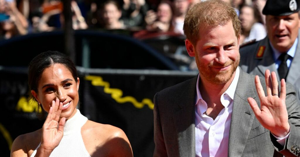 6354d57b25000034000b127b