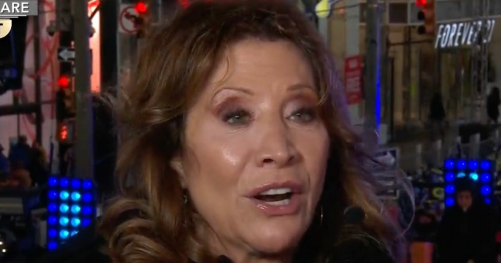 63b2a2572400001a001b0cd9