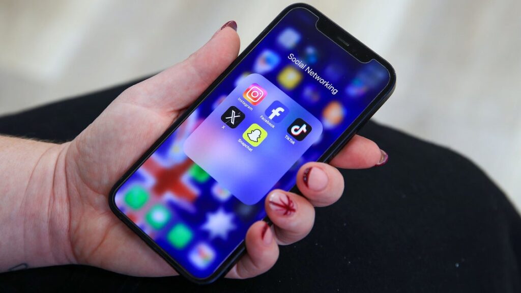 Australia To Enforce Social Media Age Limit Of 16 Next Week With Fines Up To $33 Million 1 693008ff220000180a60c856