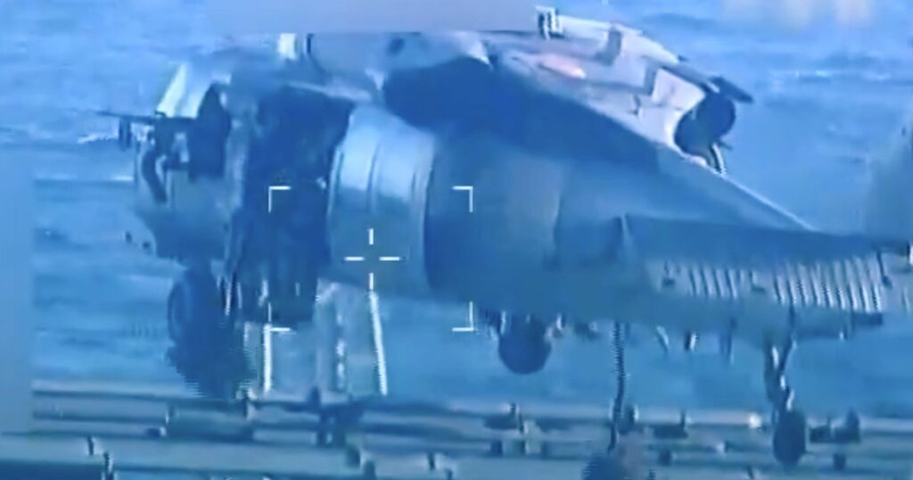 693be2ef190000ff9f7f3f4a